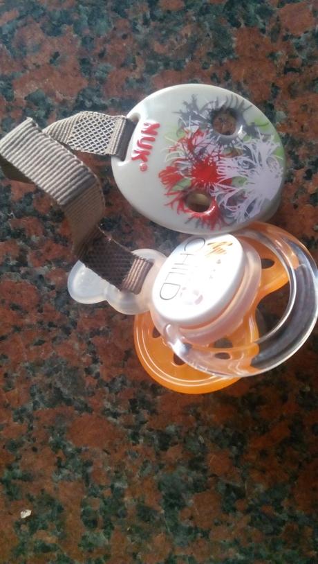 Cumlík s držiakom, nuk