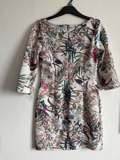 Krasne elasticke saty kvetovane velk s, s