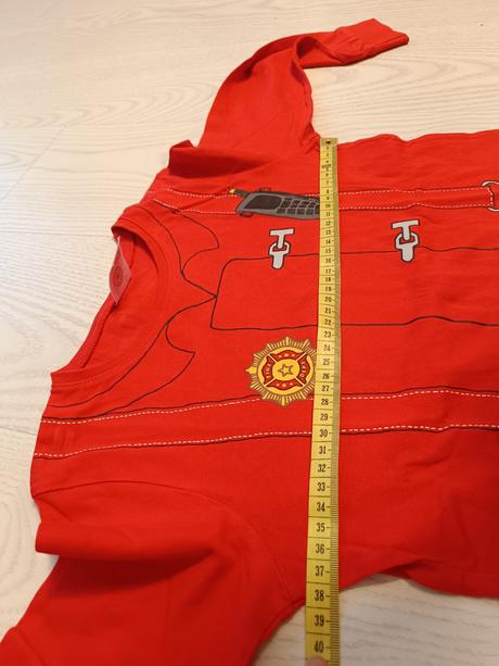 Červené pyžamo hasič, lindex,122