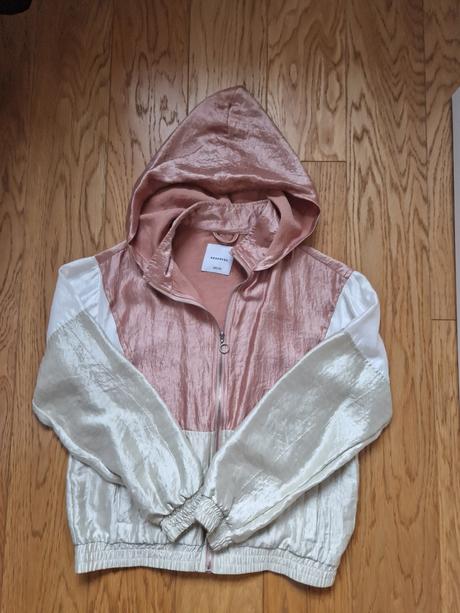 Tenká vetrovka, reserved,158