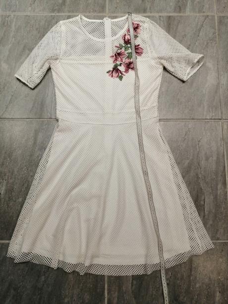 Romantické maslovobiele šaty s kvet. apl. v38, reserved,38
