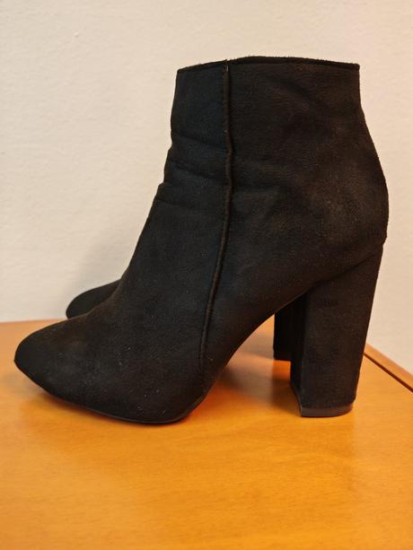 Kotníčky 38 , top, krásne len1,2 x obuté v kancli, 38