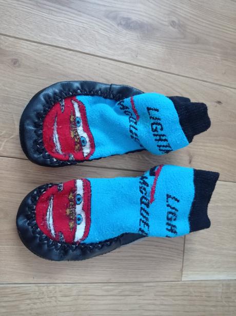 Papučky / ponožky mcqueen 24/25, h&m,24