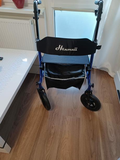 4 kolesové skladacie chodítko, 