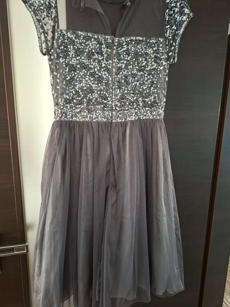 Spolocenske saty, 38