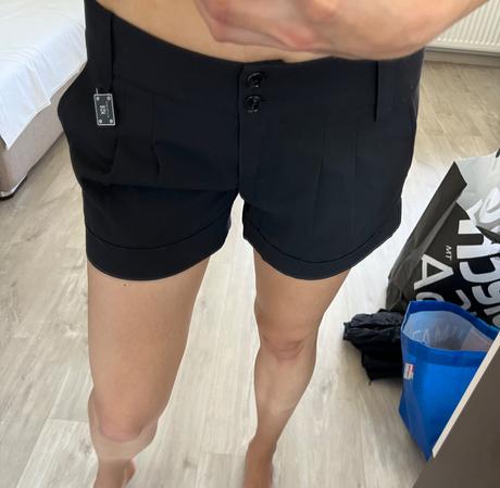 Čierne dámske šortky, s