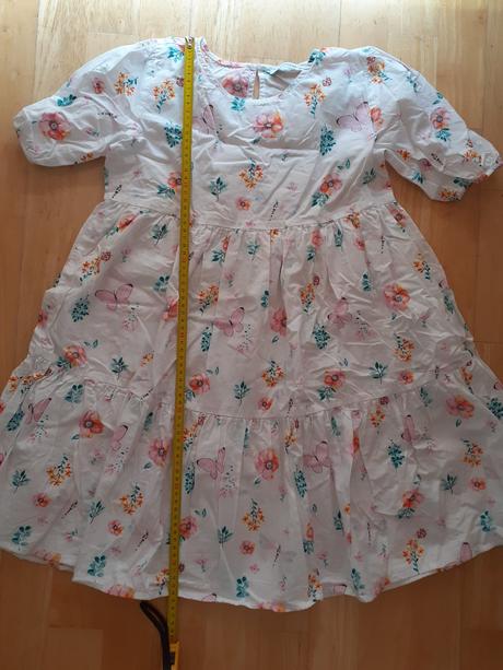 Krásne letné šaty, reserved,140