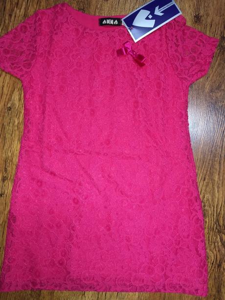 Čipkované šaty, 104