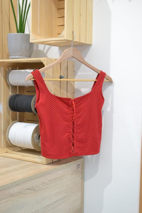 Červený crop top s, s