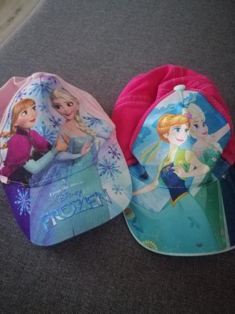 Šiltovky, disney,50