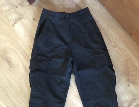 Nohavice, bershka,32