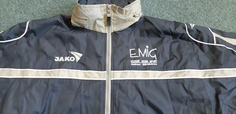 Tenká vetrovka, 152