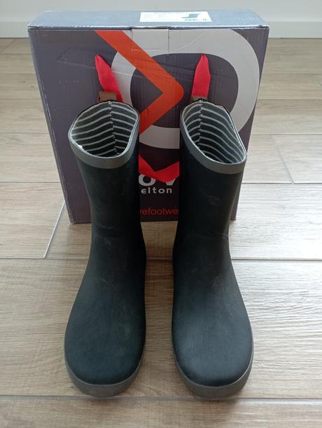 Barefoot gumáky move by melton, 34