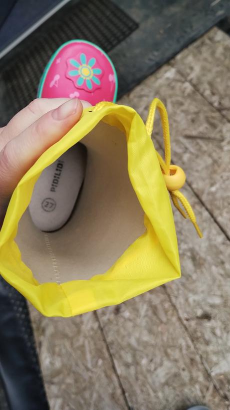 Gumáky pidilidi, 27