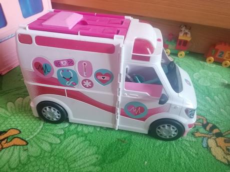 Barbie sanitka, 