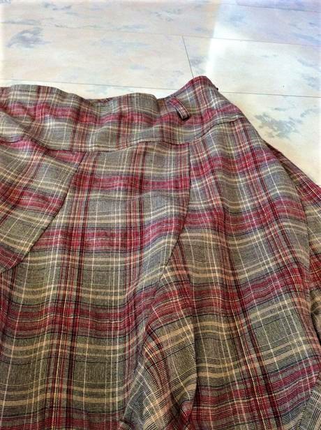 Extravagantná sukňa, l