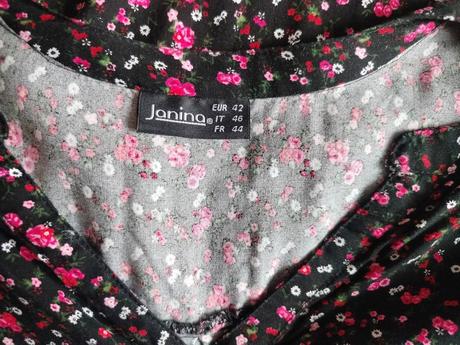 Kvietkovaná blúzka, 42