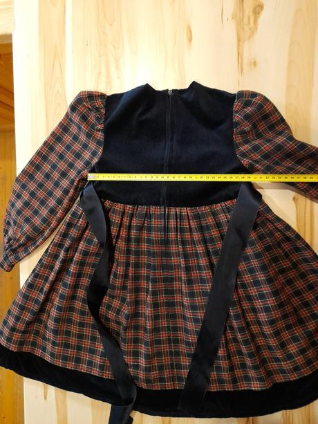 Vianočné zamatové šaty, 116