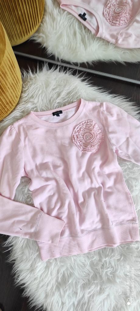 Mikina s kvetom, 164