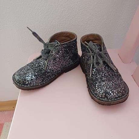 Trblietave kožené topánky, 26