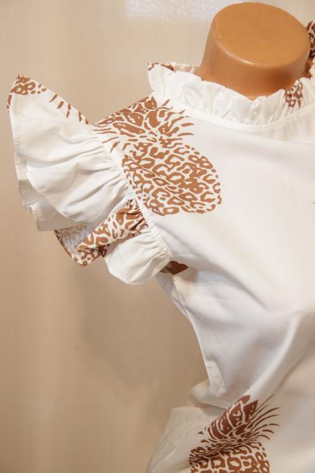 Biely top s volánmi, s, s