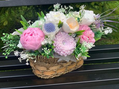 Mydlova kytica v košíku, 