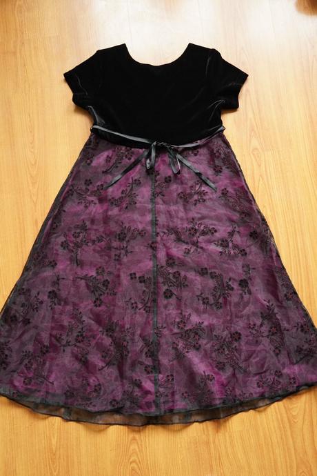 Dievčenské šaty, 128