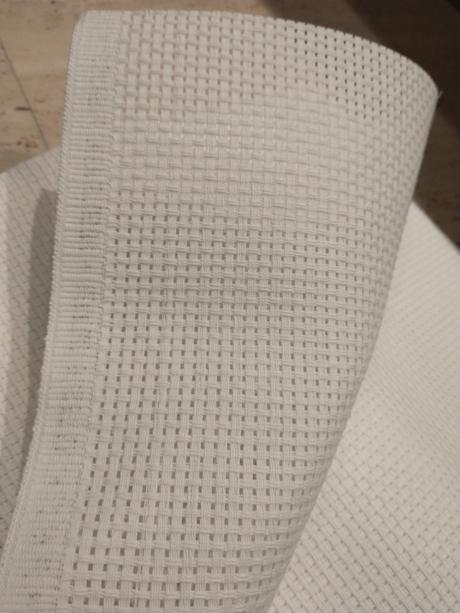 Predám látku na vyšívanie, 