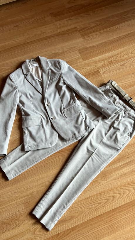 Béžový chlapčenský oblek reserved - v.140, 140