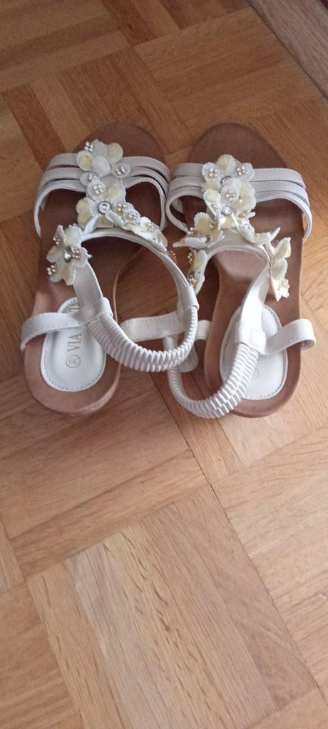 Koralové sandálky, 39