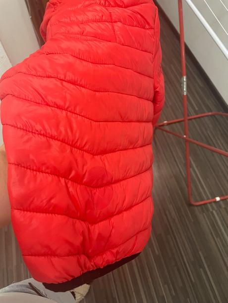 Reserved cervena bunda, reserved,110