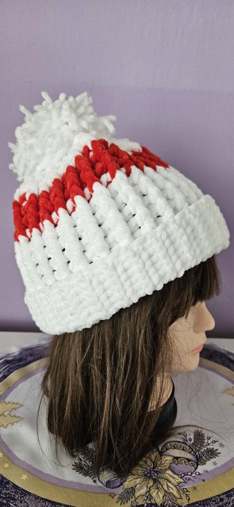 Predám handmade hačkované čiapky, deky, oblečenie, <50