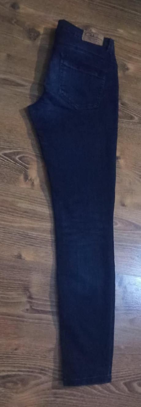 Rifle tmavé (hrubšie) elastické,takmer nenosené, denim,38