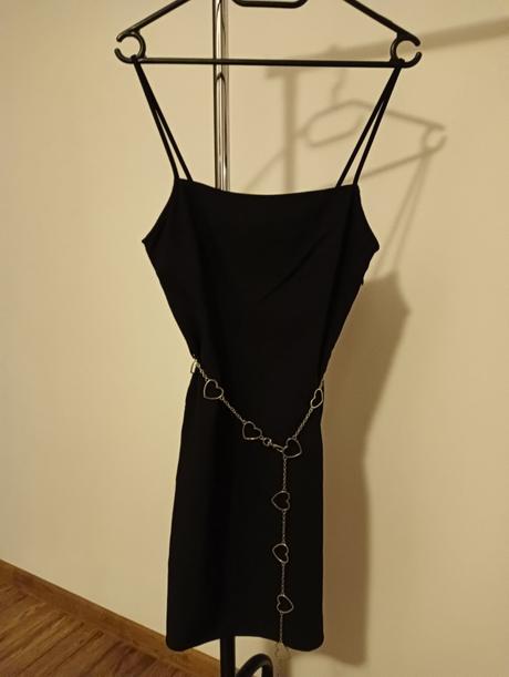 Male čierne h&m šaty so srdieckovým opaskom, h&m,40