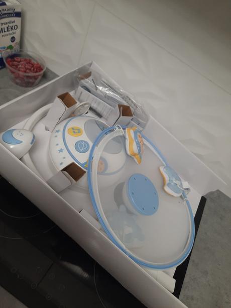 Projektor kolotoč na postieľku, 