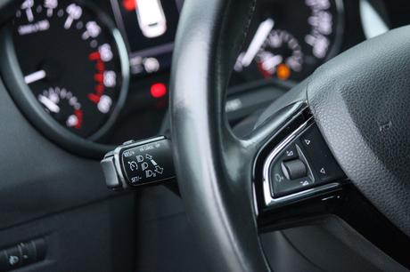 Škoda octavia combi 2.0 tdi style - bratislava, škoda