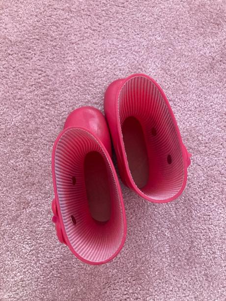 Gumáky s kvetinkami, 25