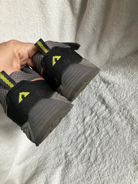 Turisticke topanky s postovnym, 32