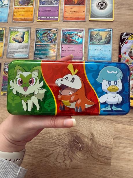 Peračník pokémon pikachu a 50 kariet + jumbo,