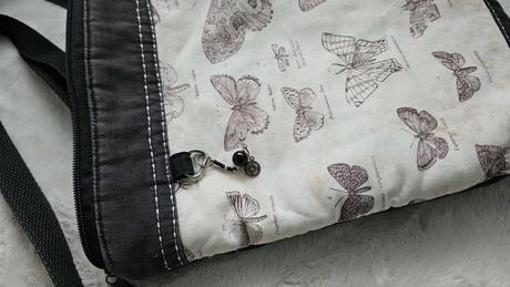 Platena kabelka s motylim vzorom, 30x23 cm,