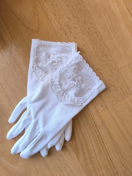 Dievčenské šaty na prvé sväté prijímanie, 140