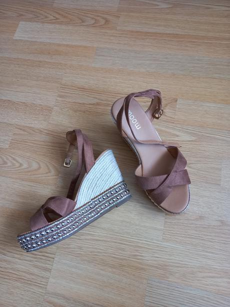 Sandálky na platforme, 39