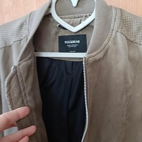 Bomberka z brúsenej kože, pull&bear,m