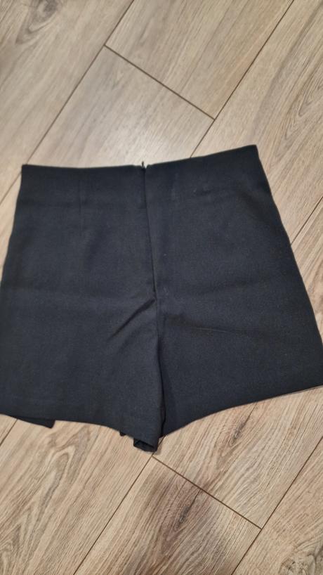 Sukňokraťasy, stradivarius,34