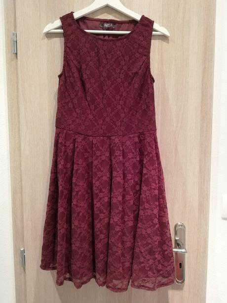 Bordové čipkované šaty, m