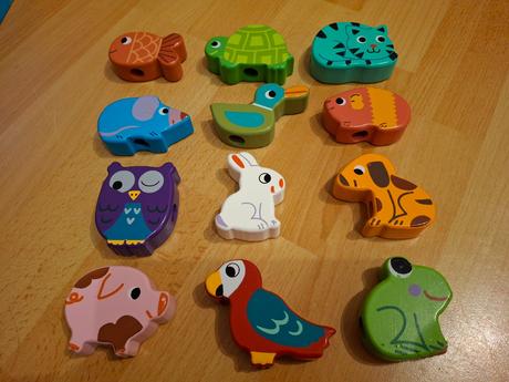 Drevene zvieratká navliekacka, 