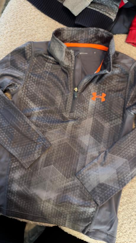 Tenka sportova mikina na zips, under armour,116