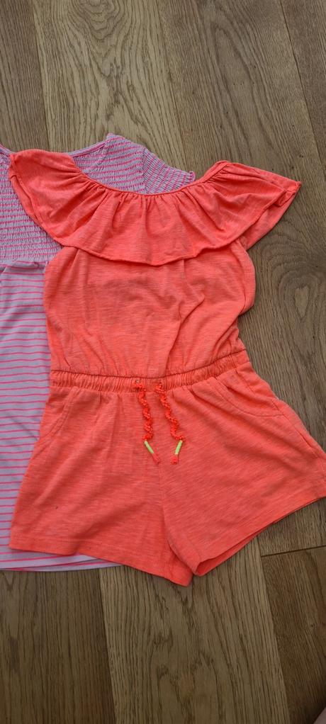 Neonovy overal 110, 104–116