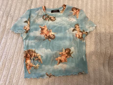 Krásne tenučké krátke  tričko s anjelmi, bershka,s