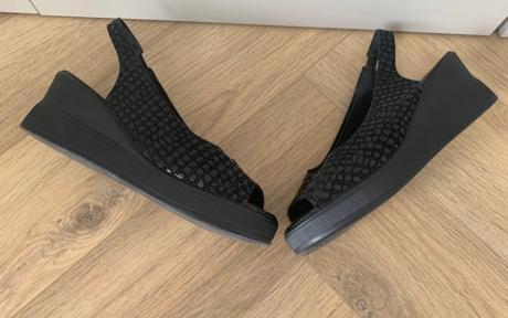 Dámske čierne sandále na platforme, 39